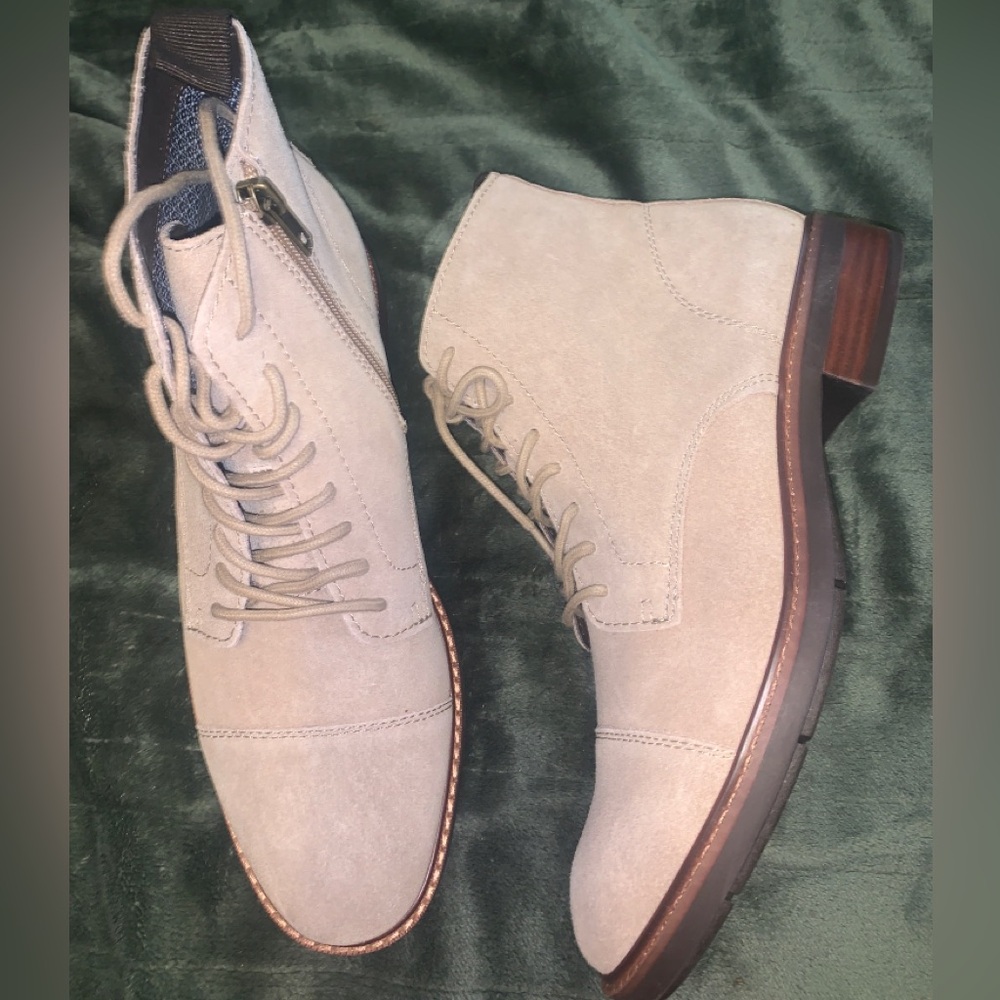 VINCE CAMUTO FERKO BOOTS